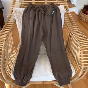 Lulus ankle cropped pants